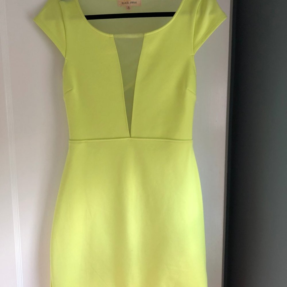 Black Swan Noire Chartreuse Body Con Dress - Picture 3 of 6